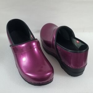 SANITA PRO PATENT LEATHER PROFESSIONAL CLOG METALLIC PURPLE SIZE US 11 EURO 42